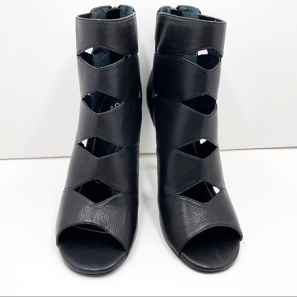 🆕{Charles by Charles David} Leather Gladiator Stiletto’s - Picture 14 of 16